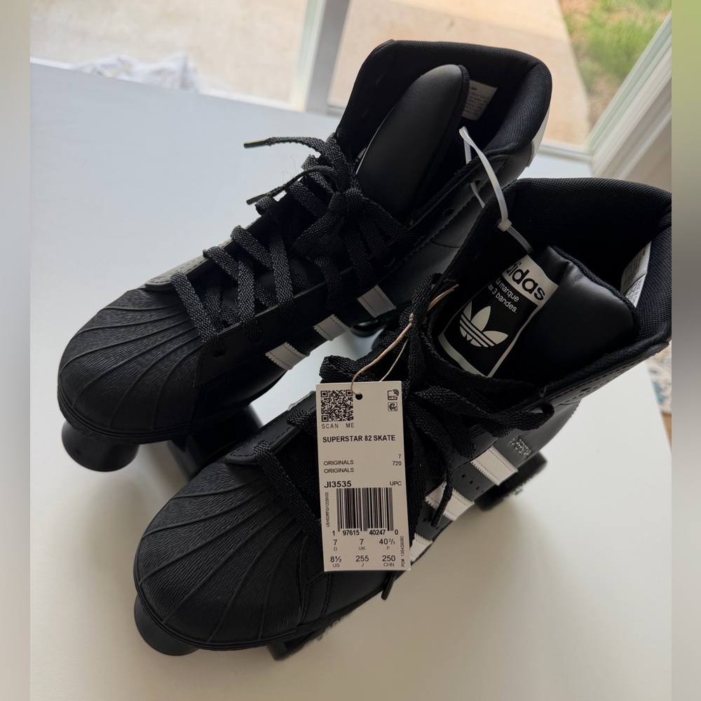 Adidas Women’s Superstar 82 Black & White Roller Skate - Picture 5 of 9
